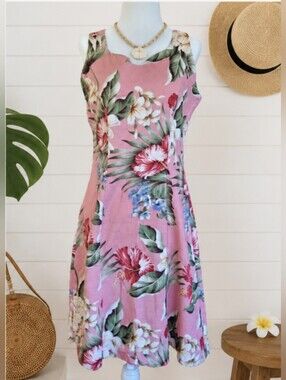 Vintage 90s Lisa Maru Hawaiian Dress PINK FLORAL . TROPICAL . MADE IN HAWAII